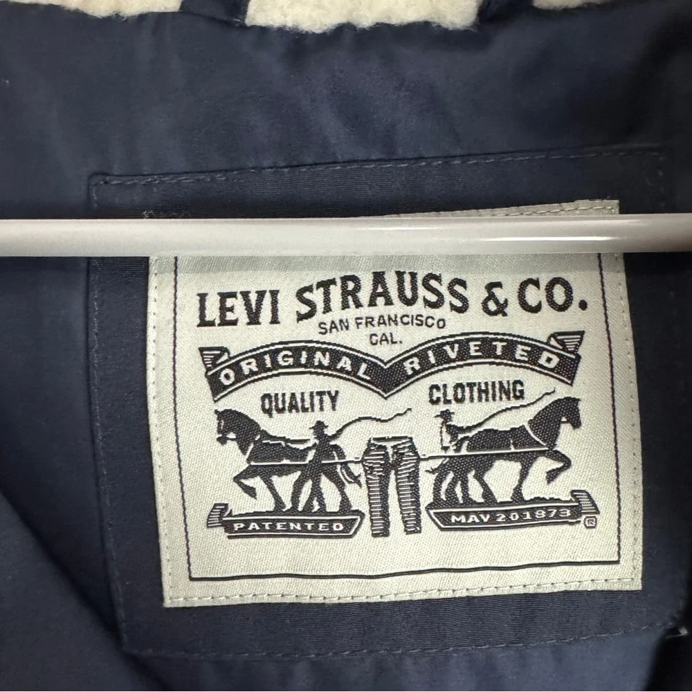 Levis Puffer Vintage Jacket Size Medium